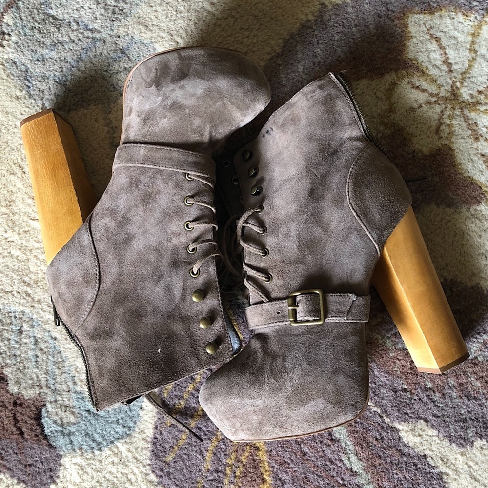 Steve Madden taupe Carnaby platform boots